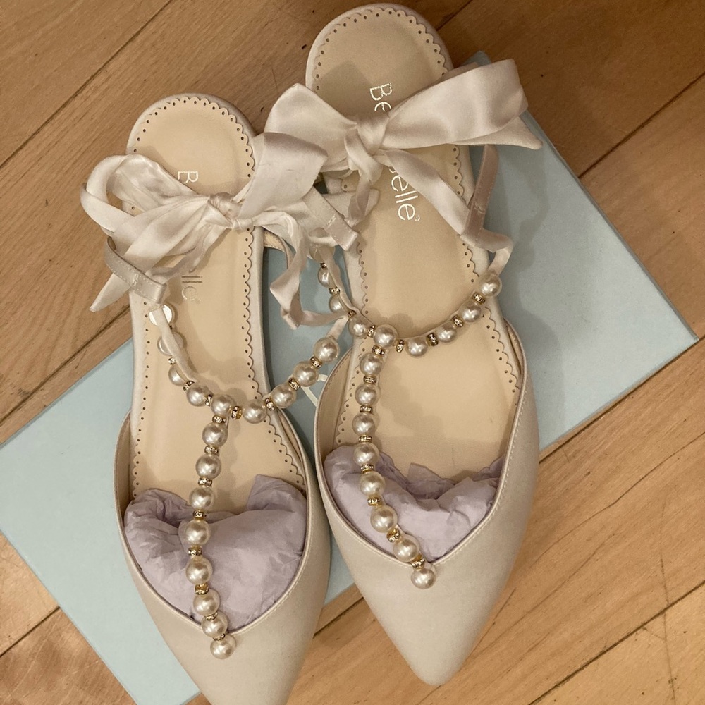 Bella Belle Lulu Pearls and Crystal Ivory Bow Wedding Flats, size 9